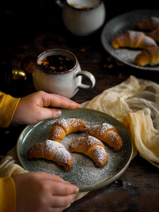 Kynuté rohlíčky mé babičky Vandy ❤️, to je recept, který peču na svatého Martina. Jsou neskutečně nadýchané, voňavé a...